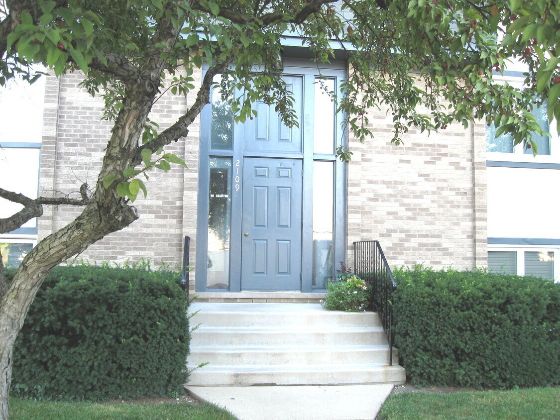2109 Ammer Ridge Ct Unit 202, Glenview, IL 60025 Condo for Rent in