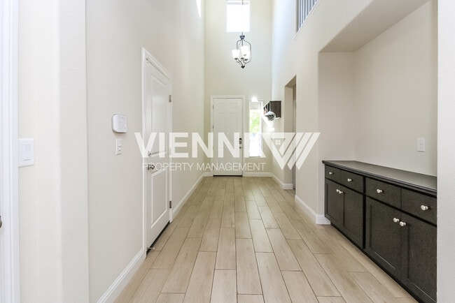 Building Photo - 12702 Thornberg Way