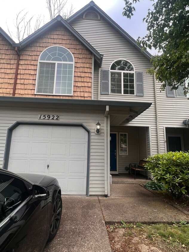 Foto principal - 15922 SW Roth Dr