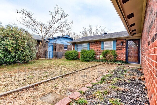 Foto del edificio - 320 Cedar Crest Dr