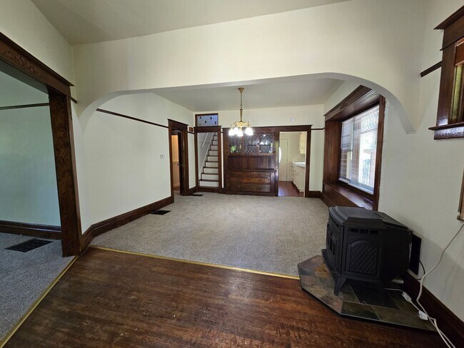 Foto del edificio - Garland District Home!