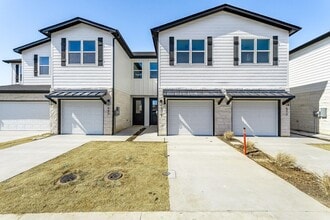 Building Photo - 589 Galt Dr