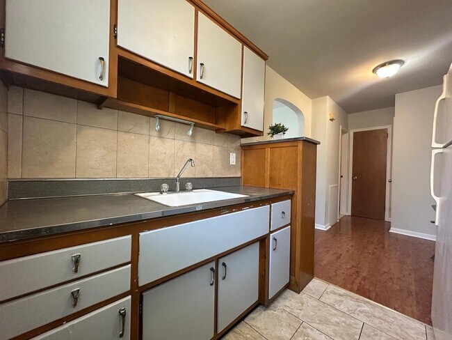 Foto del edificio - 6536 Crescentville Rd