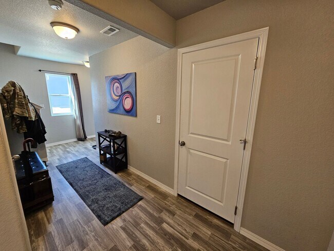 Foto del edificio - Spacious 3 Bed 3 bath house in 80916!