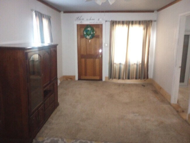 Foto del edificio - 3 Bedroom 1 Bathroom