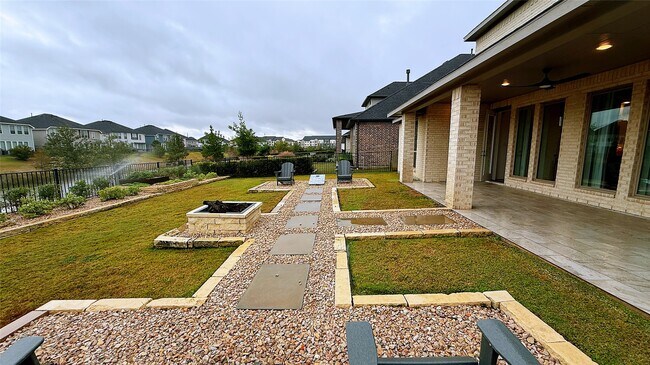 Foto del edificio - 5603 Logan Ridge Ln