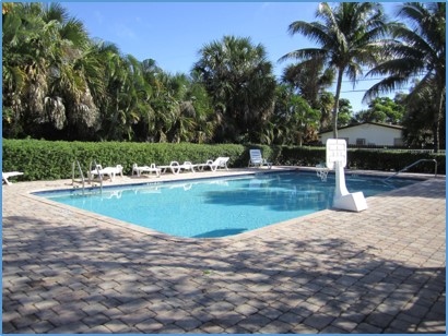 Building Photo - The Summertime Apartments