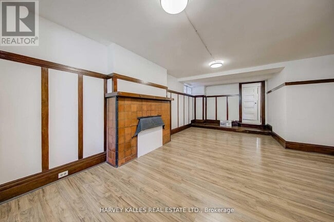 Building Photo - 11 Parkwood Ave