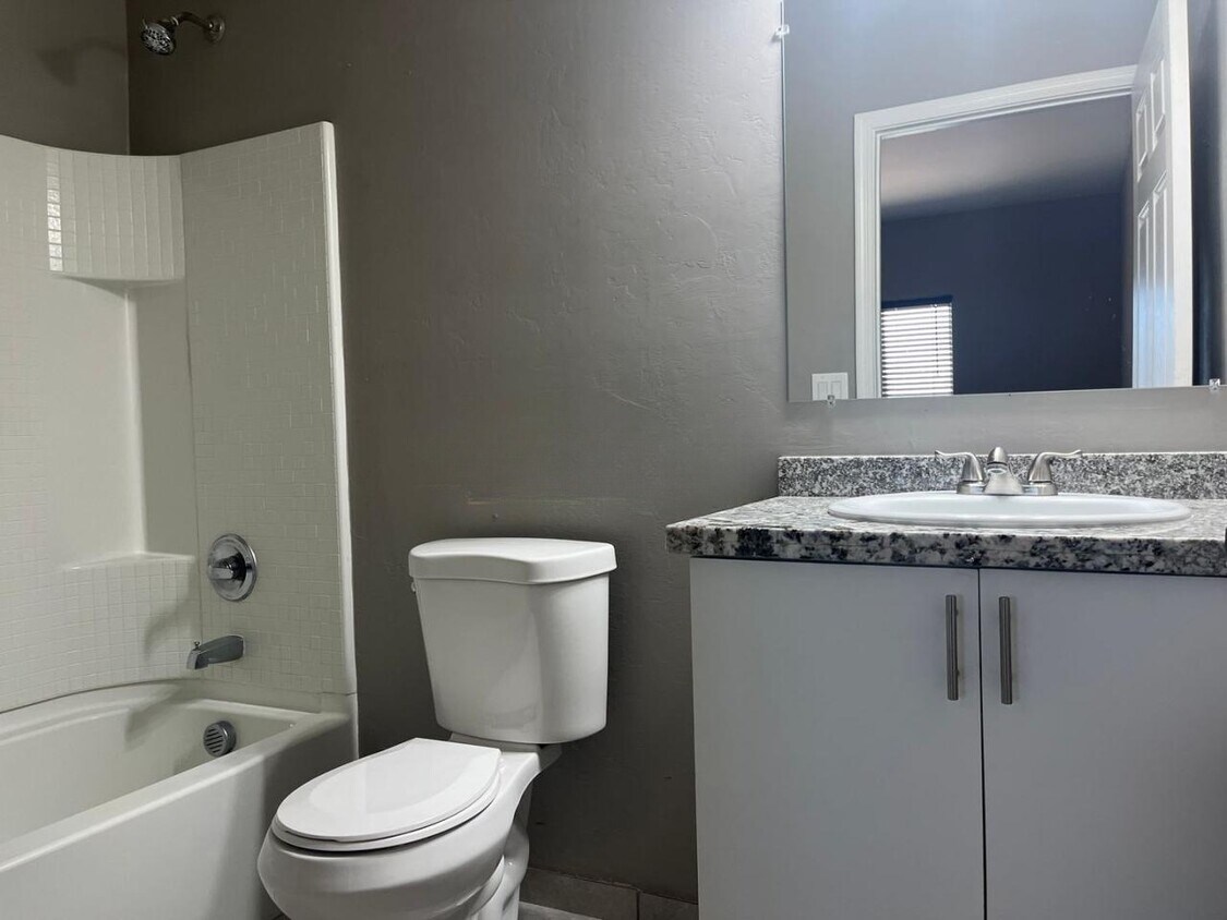 Foto del edificio - 507 E Alturas St