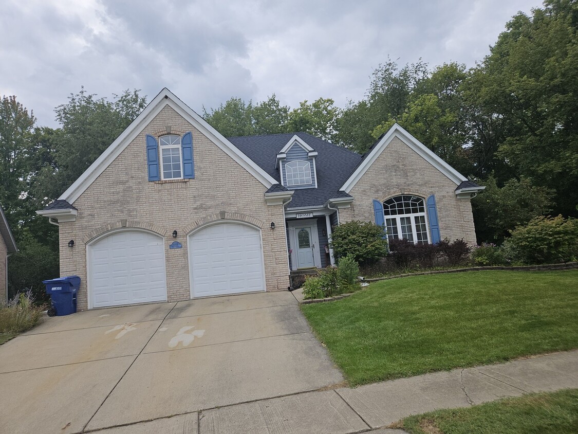 Foto principal - 688 Fox Hollow Ct