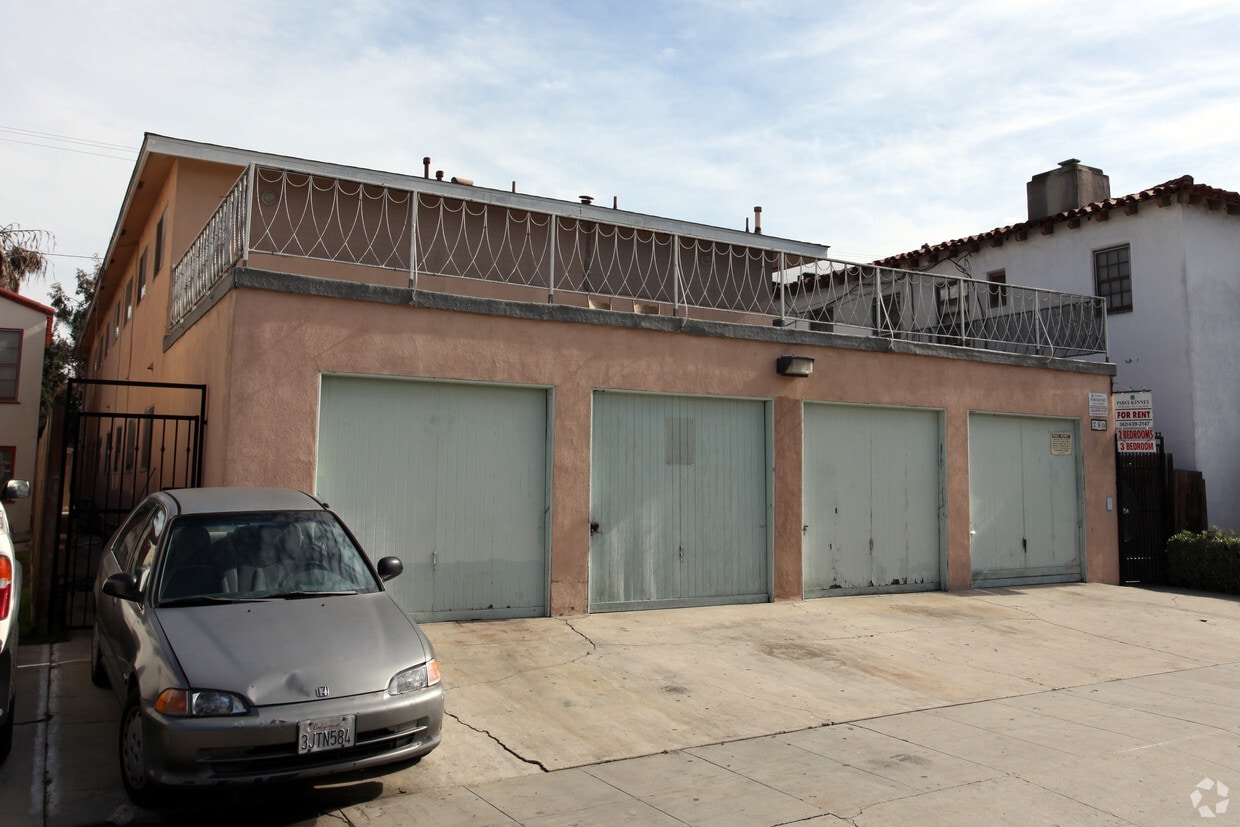 Building Photo - 750 Orizaba Ave