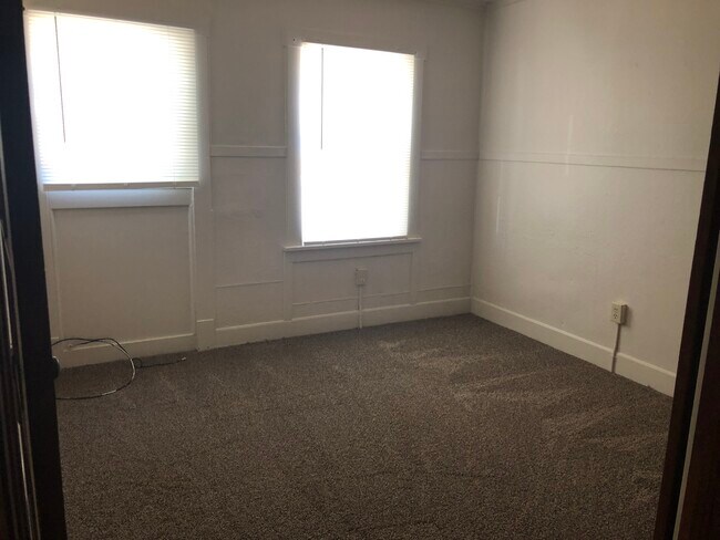 Foto del edificio - 716 Hunt Ave