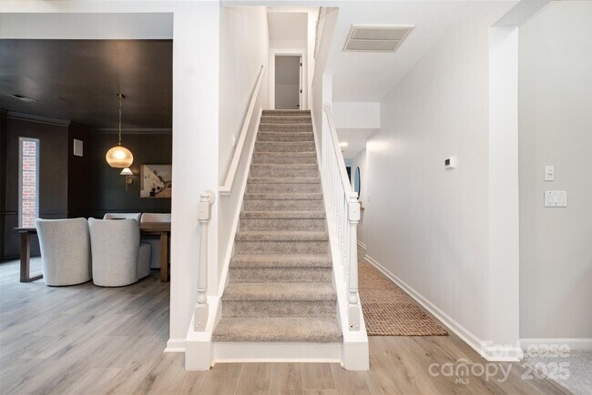 Building Photo - 2435 Alaqua Ct
