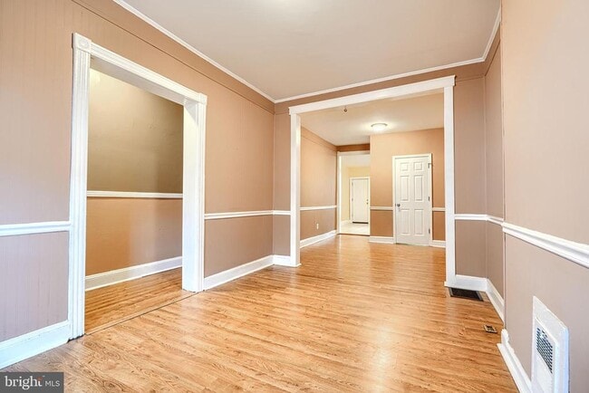 Foto del edificio - 2715 E Monument St