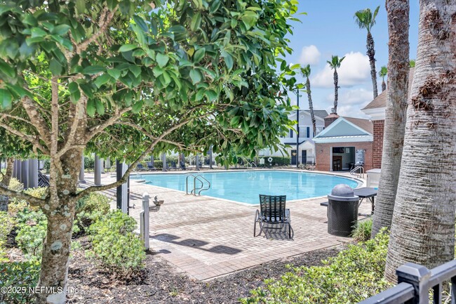 Building Photo - 575 Oakleaf Plantation Pkwy