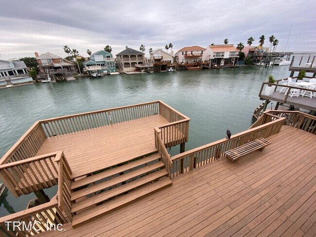 Foto del edificio - 3 br, 3.5 bath House - 13731 TAJAMAR CT.