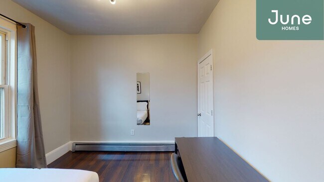 Building Photo - ROOM ONLY in 4-bed/1.5-bath Home