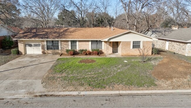 Photo - 1212 Tulane Dr House