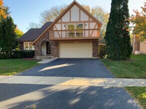 Building Photo - 207 N Wilke Rd
