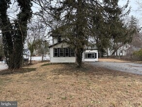 Building Photo - 365 E Springfield Rd