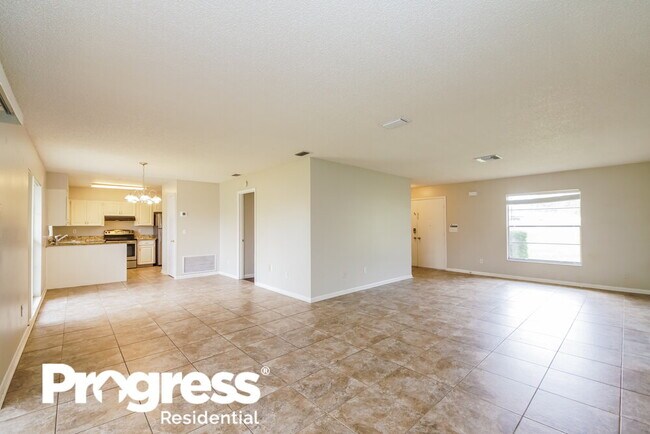 Foto del edificio - 2141 Kendall Ct