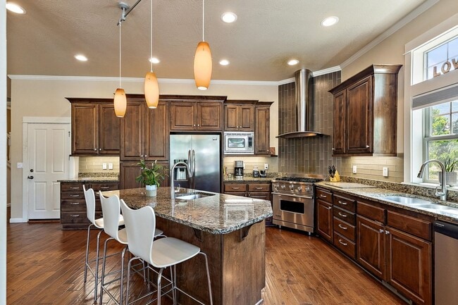 Building Photo - Four bedroom home with Pool! | Available Now