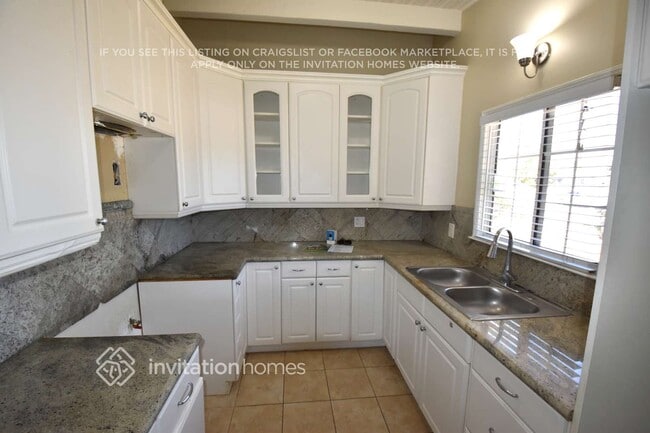 Building Photo - 10831 Balboa Blvd