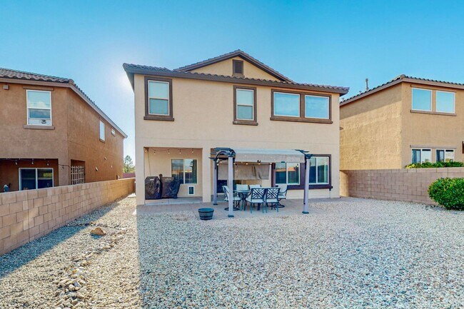 Building Photo - Great 3 Bedroom in Loma Colorado area