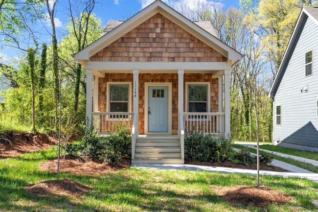 Foto del edificio - Modern amenities meet Cozy charm!  3 Bedroom, 2.5 Bath, New Construction - Pet Friendly!