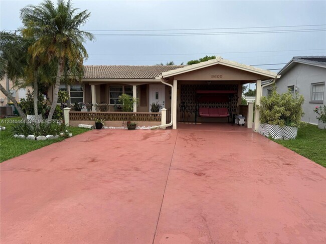 Foto del edificio - 8600 NW 57th Ct
