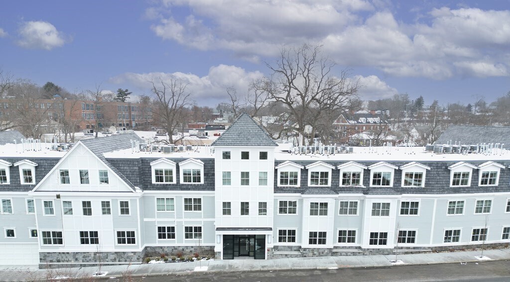 Primary Photo - 425 Lagrange St