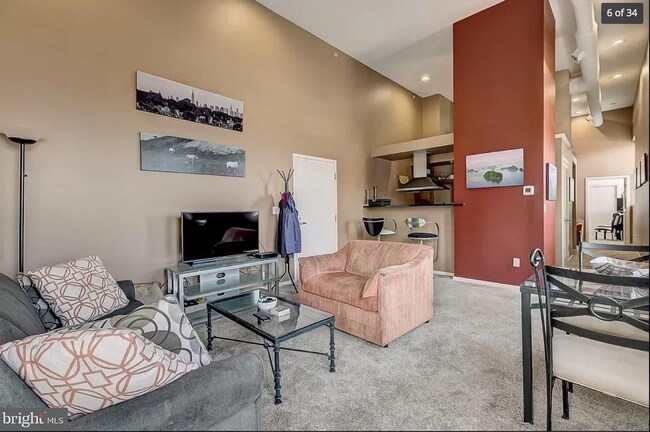 entry/living room/bar/kitchen (no more red paint) - 1211 Light St