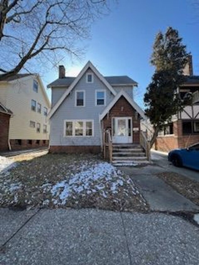 Foto principal - 1562 Ivydale Rd
