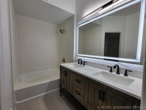 Building Photo - 2042 Alta Meadows Ln