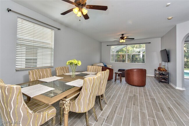 Foto del edificio - 11533 Woodmount Ln