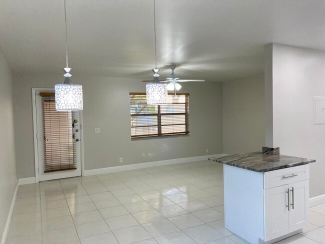 Building Photo - 847 Normandy Trail