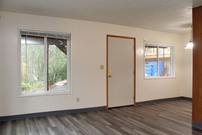 Foto del edificio - 930 SW Gibbs St