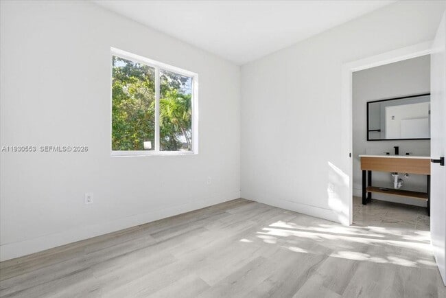 Building Photo - 1126 NW 28th St