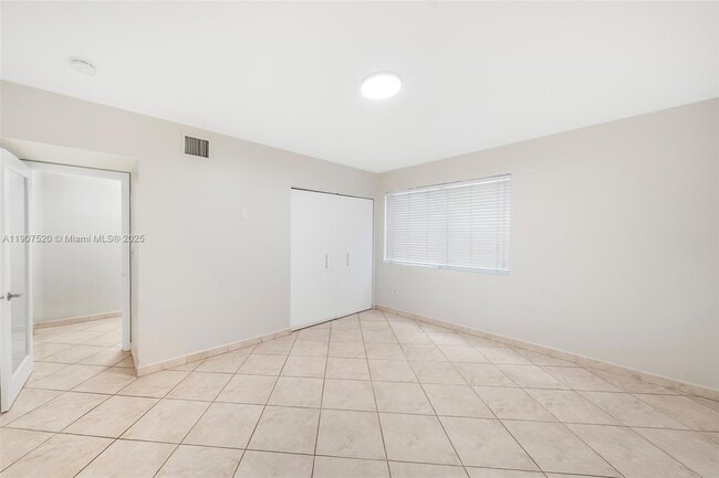 Foto del edificio - 410 Euclid Ave