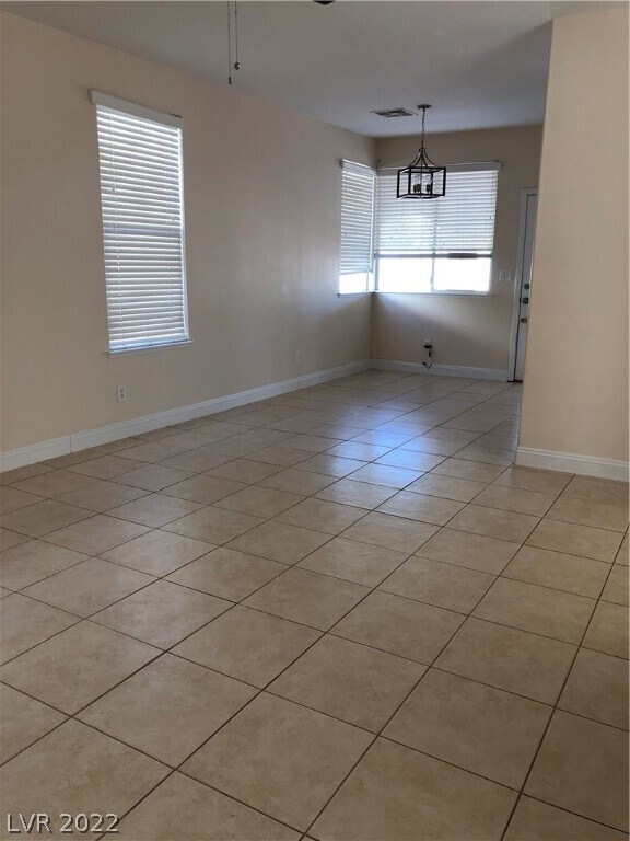 Building Photo - 2228 Island Green Dr