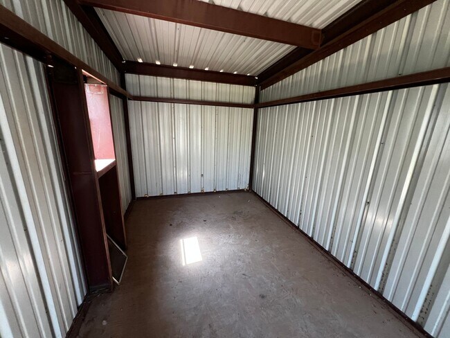 Foto del edificio - Inviting 3 bedroom 2 bath House with fenced yard