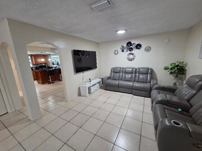 Foto del edificio - 9935 Marlinton Ln