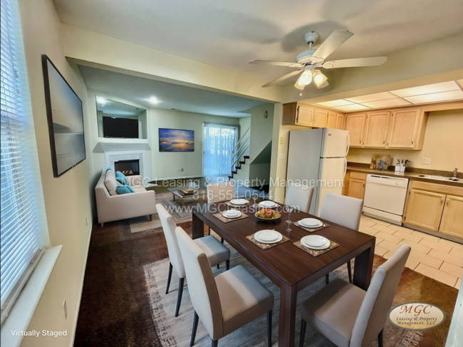 Building Photo - Charming Townhome Minutues Away From Downt...