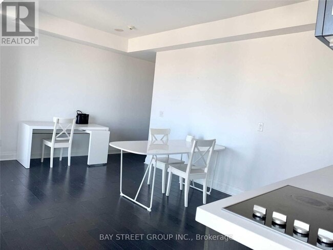 Building Photo - 1080 Bay St.