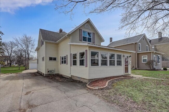 Foto del edificio - 4Bed/2Bath - Home For Rent in Fort Atkinson