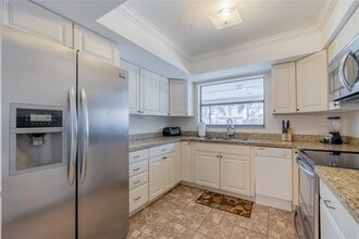 Building Photo - 4331 NW 116th Ave