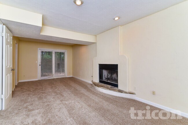 Foto del edificio - 2520 Hewatt Rd