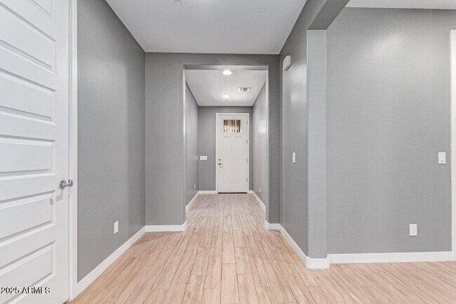 Building Photo - 31925 N 125th Ave