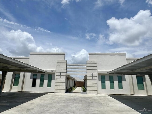 Building Photo - 3610 Bella Costa Dr