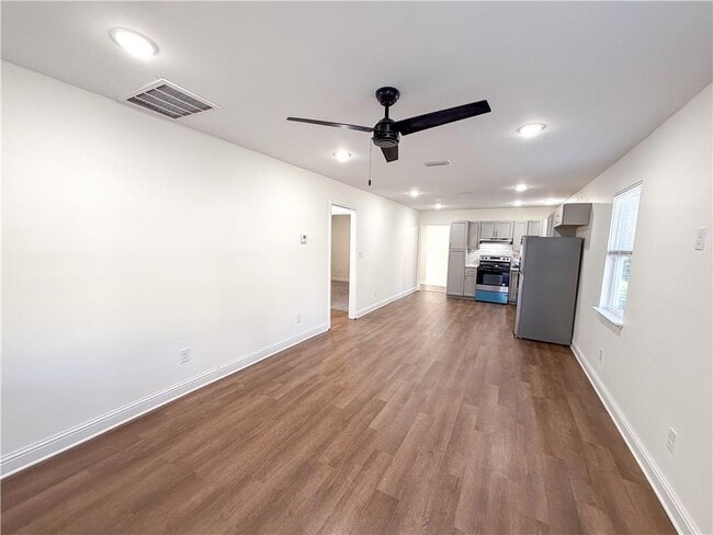 Building Photo - 1051 Lubel Ave